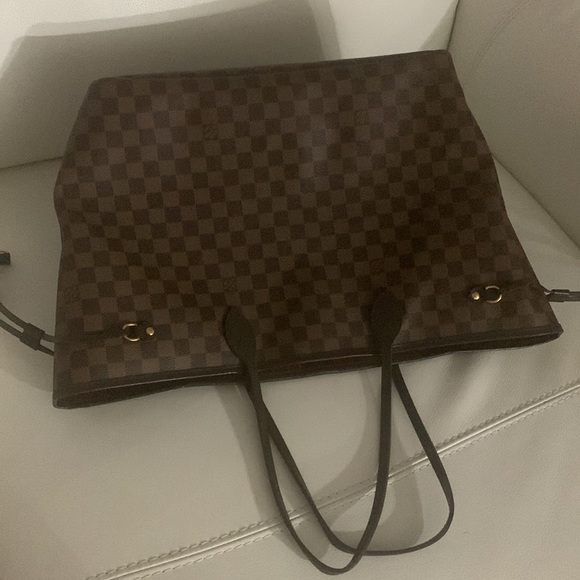 Don’t Wait… Neverfull GM Damier - Picture 2 of 4
